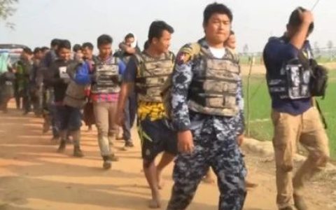 狼狈！又260缅甸军警逃往孟加拉被拘