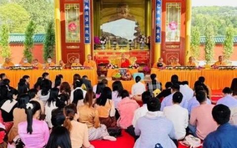 寓意深远：在北京灵光寺举行的缅甸新年活动