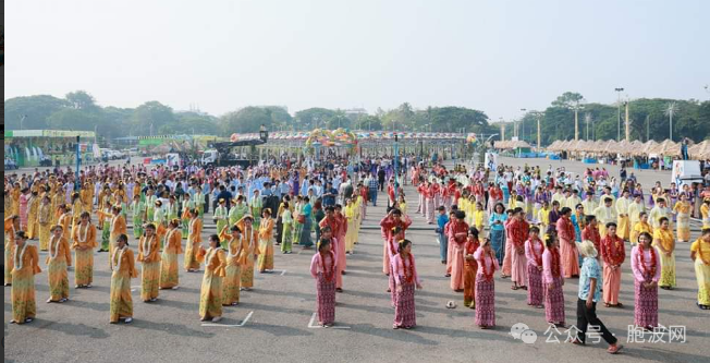 今天4月13日缅甸各地开始欢度泼水狂欢节（仰光照片集）