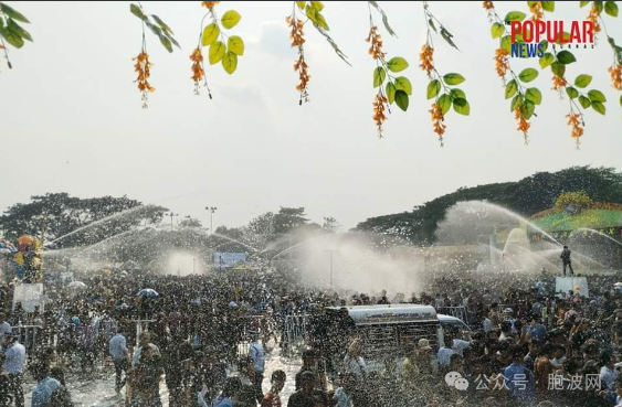 洗涤一切烦忧：缅甸各省邦城市泼水节第二天的照片集