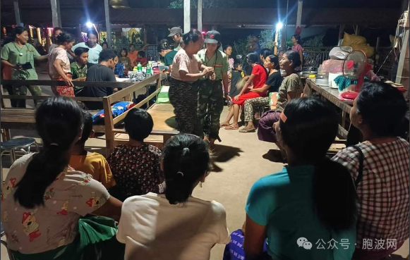 缅甸人民解放军PLA为当地民众进行医疗服务
