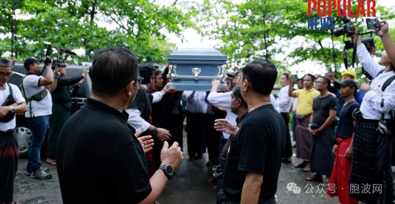 照片新闻：民盟党荣誉主席杜亚吴丁武人生的最后一程