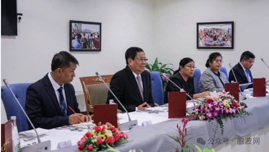 缅甸外长访问文莱拜会国王