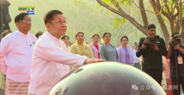 为庆祝78周年联邦节内比都隆重举行MSME微小中型企业商品展及比赛活动