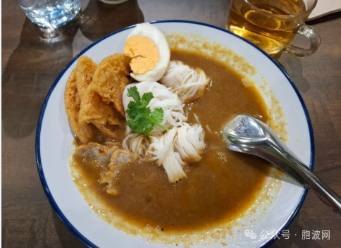 缅甸美食莫亨卡（鱼汤米粉）曼谷受欢迎