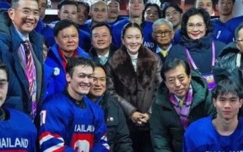 泰国总理佩通坦谈华裔血统