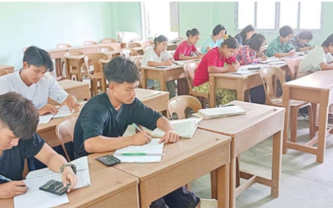 太受宠：曼德勒12年级高考重考学生们受特殊待遇？