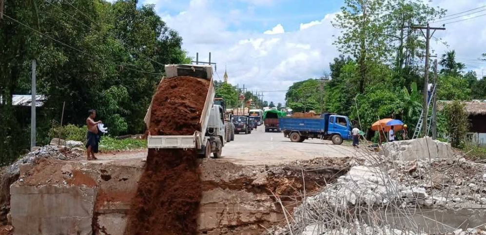 炸后重修没完没了：仰光毛淡棉公路桥梁再遭破坏再抢修