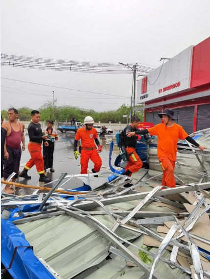 震后的曼德勒反常：狂风骤雨夹带冰雹外带强余震