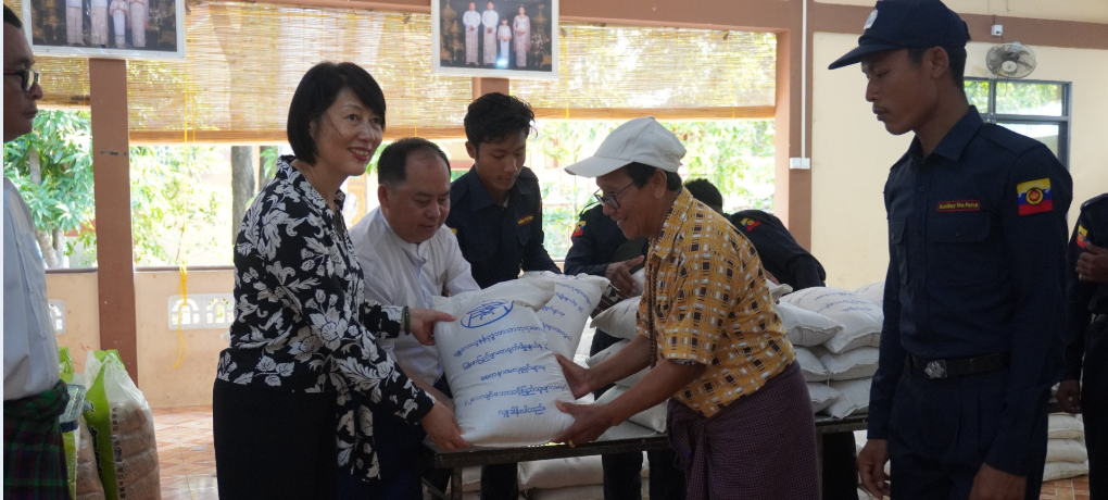 胞波情深：曼德勒华裔团体向曼德勒大地震受灾难民捐赠生活急需物资